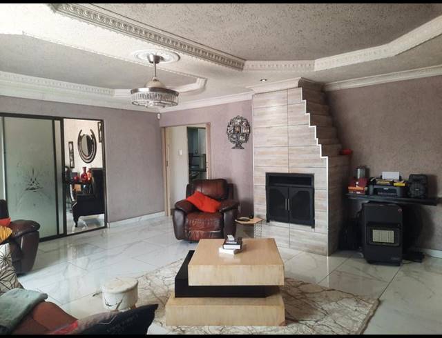 4 BEDROOM HOUSE FOR SALE IN DALESIDE